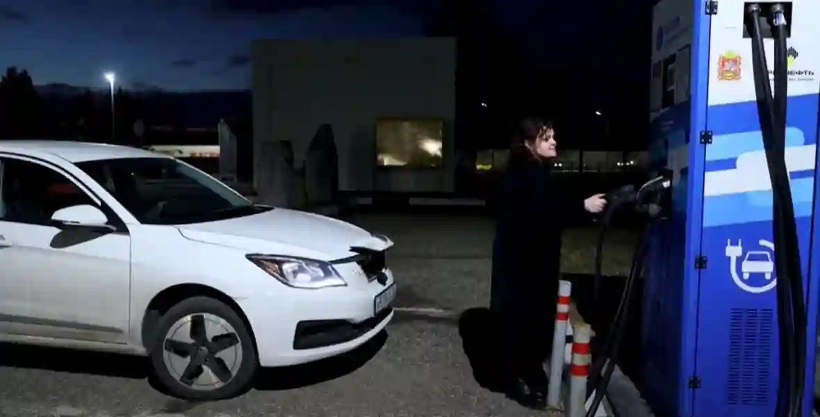 Новость Она за рулем» изучает EVOLUTE i‑PRO и новый маршрут